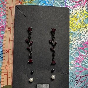 🖤Chic Black and Red Vine Earrings🖤